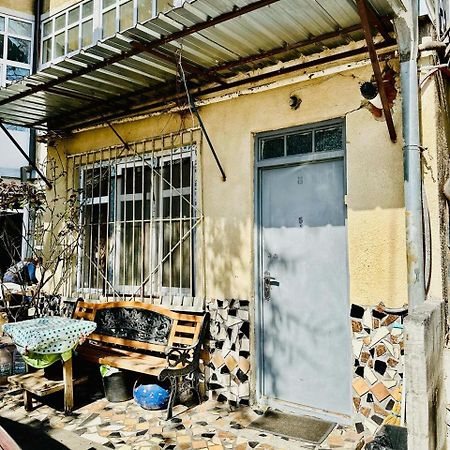 Historical Apartment In City Center Tbilisi Ngoại thất bức ảnh